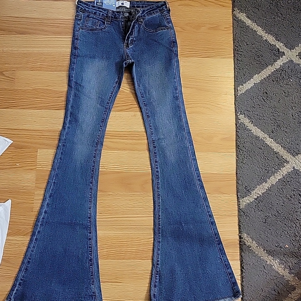 AC for AG Bellbottom Jean's size 25